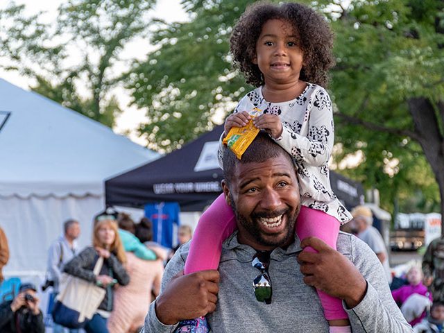 dad and daughter 640x480 - África festival em Lisboa